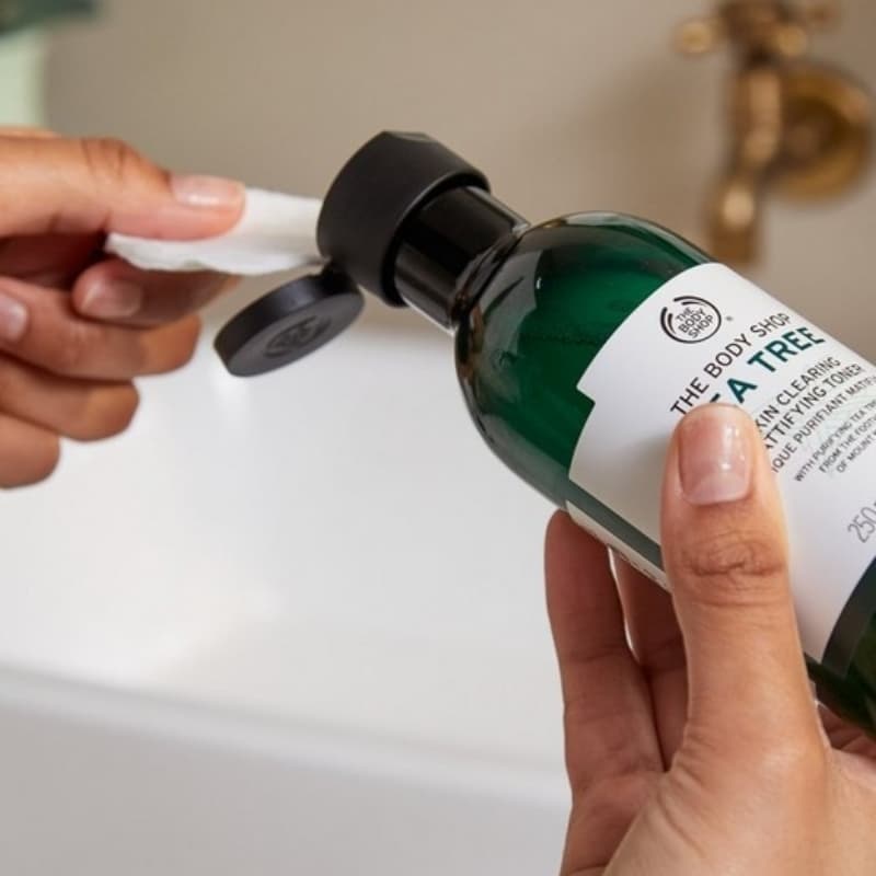 Tea Tree Skin Clearing Mattifying Toner